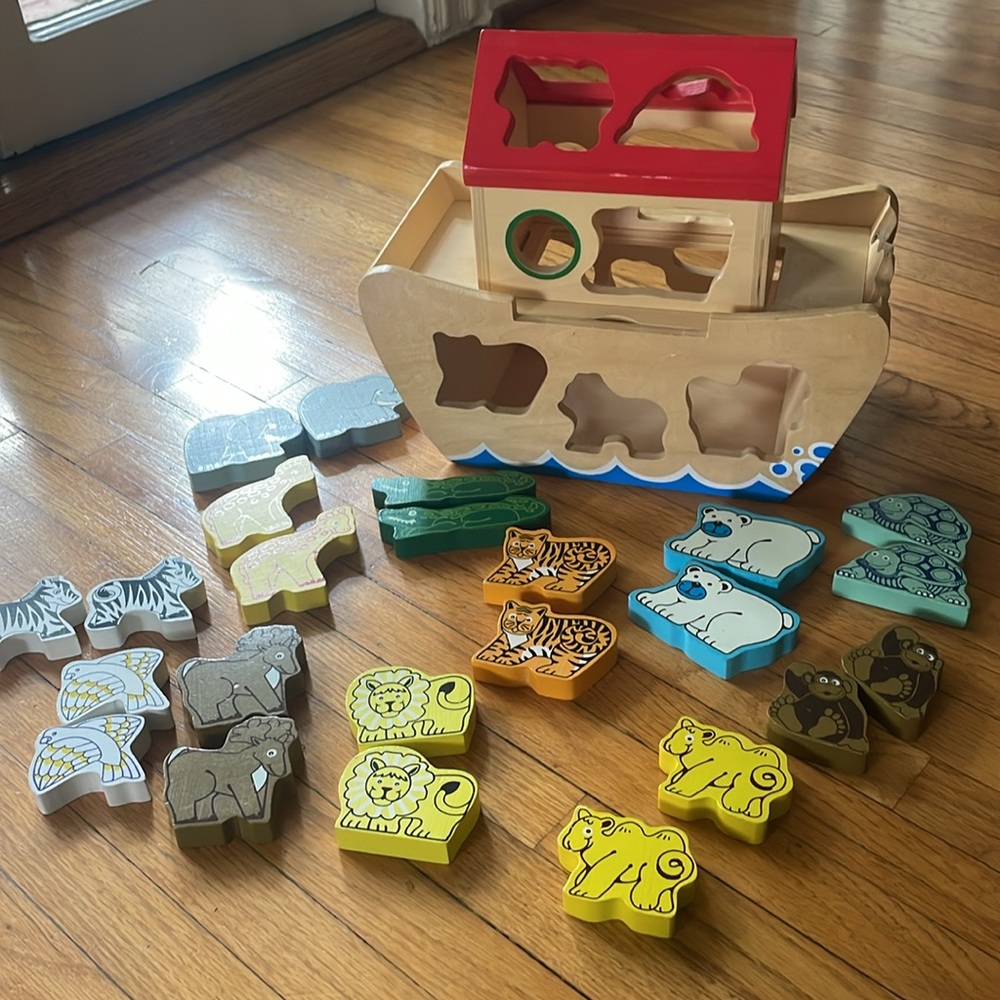 Melissa & Doug Wooden Noah’s Ark Shape Sorter - complete